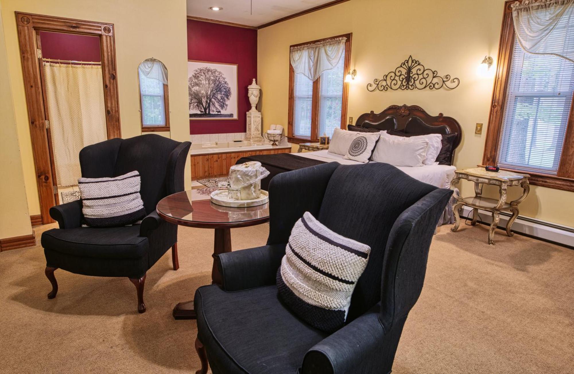 Rockwell Falls Inn And Wine Bar Lake Luzerne Rum bild