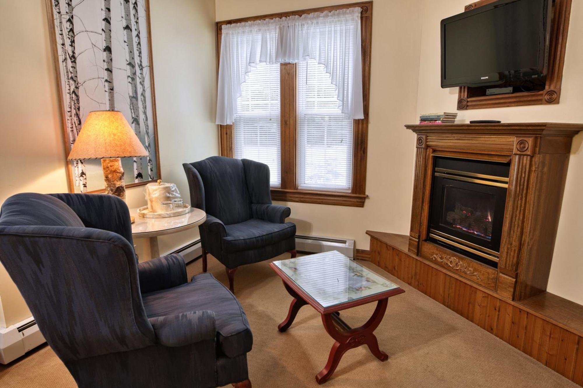 Rockwell Falls Inn And Wine Bar Lake Luzerne Rum bild